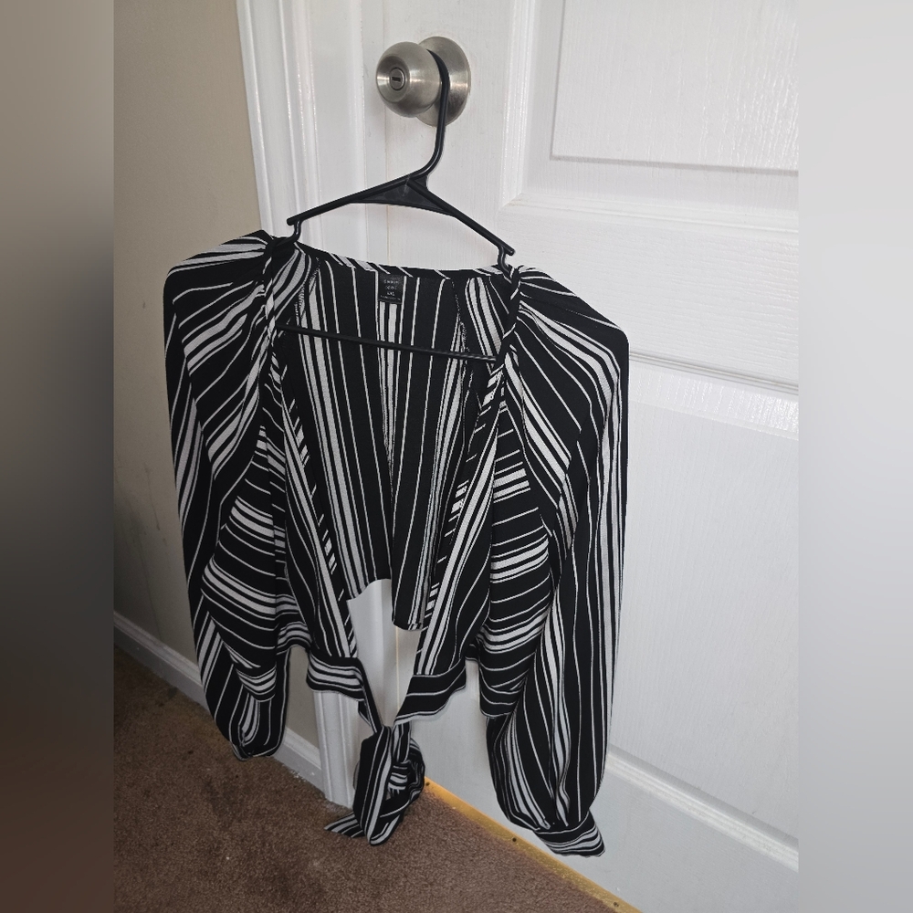 SHEIN Black and White Vertical Stripe Top
